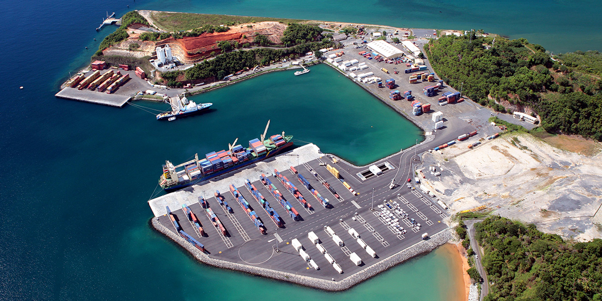 Le Port de Longoni : poumon économique de l'île