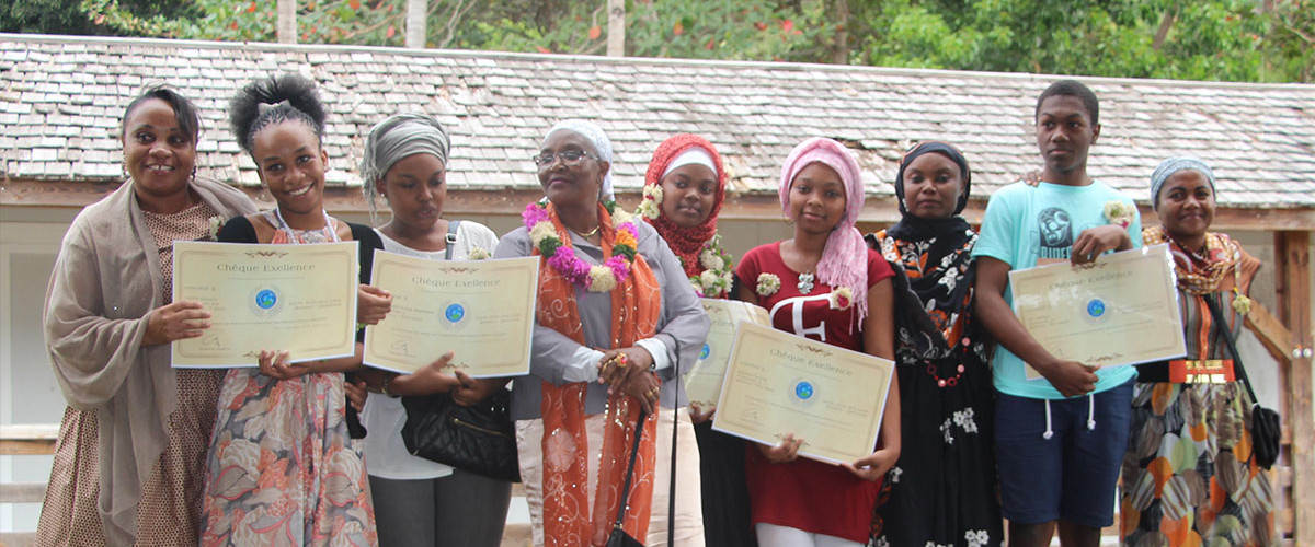Cérémonie de Félicitations aux élèves ayant obtenu le BAC avec mention à Chirongui