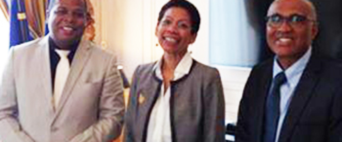 Le President du Conseil départemental  de Mayotte rencontre Georges Pau-Langevin, Ministre des Outre-Mers