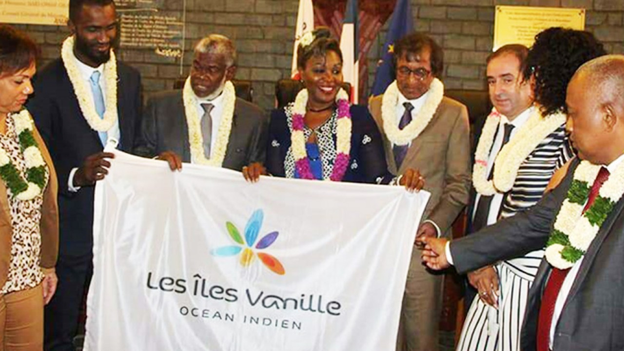Cérémonie de passation de présidence des  « îles vanille »